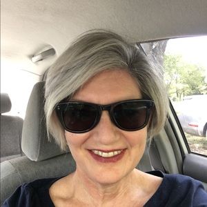 Meet your Posher, Ellen